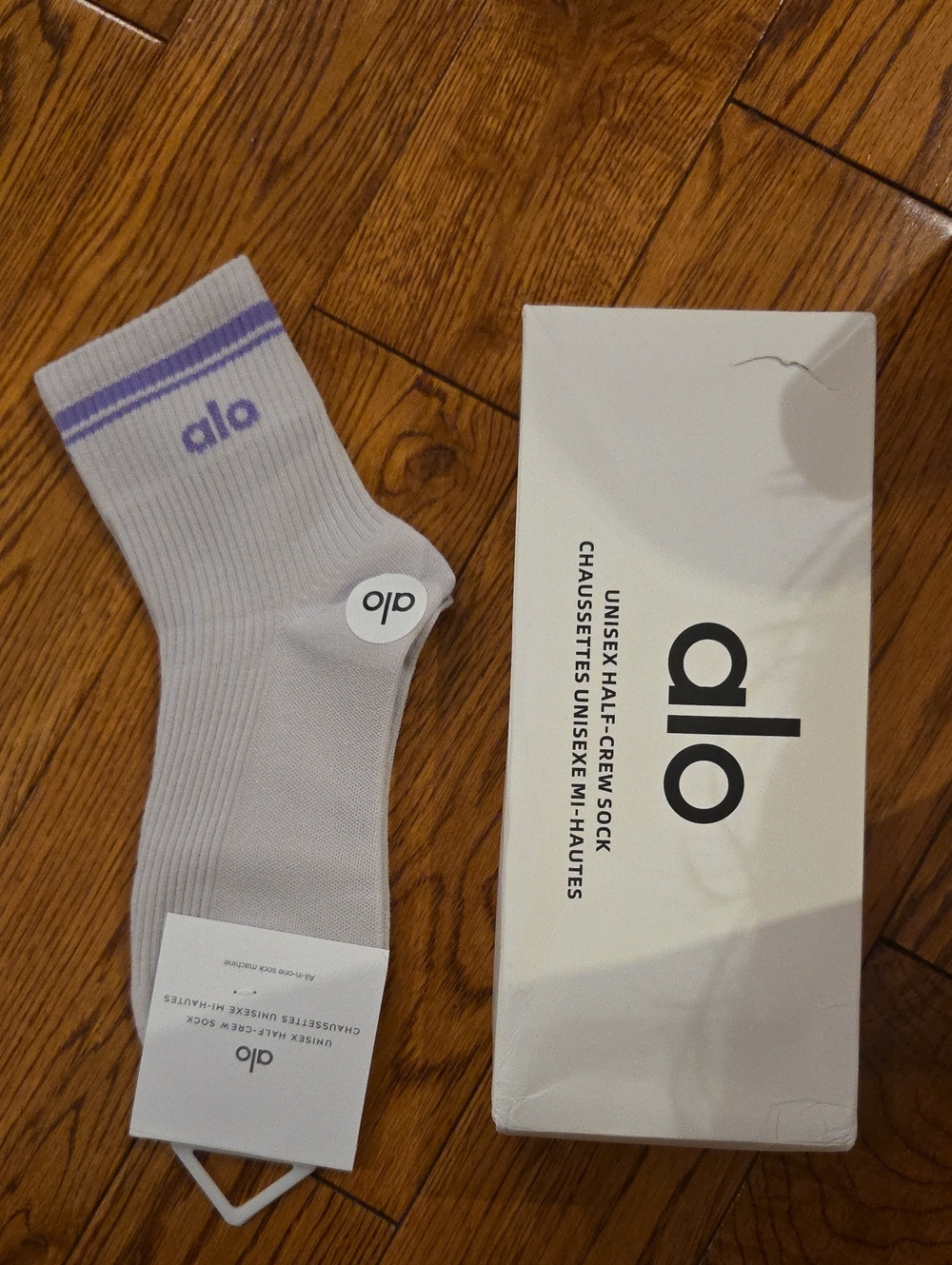 Alo Unisex Crew Socks - Light Lavender